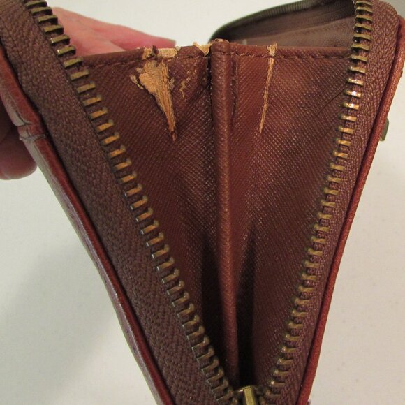 Fossil Medium Brown Jori Zip Clutch *FLAW* - Picture 12 of 15